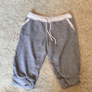 Capri sweatpants